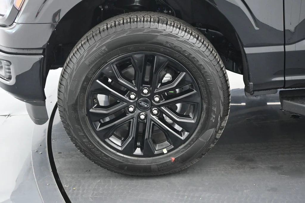 New 2026 Agate Black Metallic Ford XLT image 23