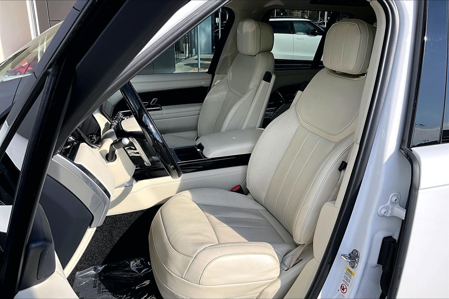 Certified Used 2023 White Land Rover SE image 22
