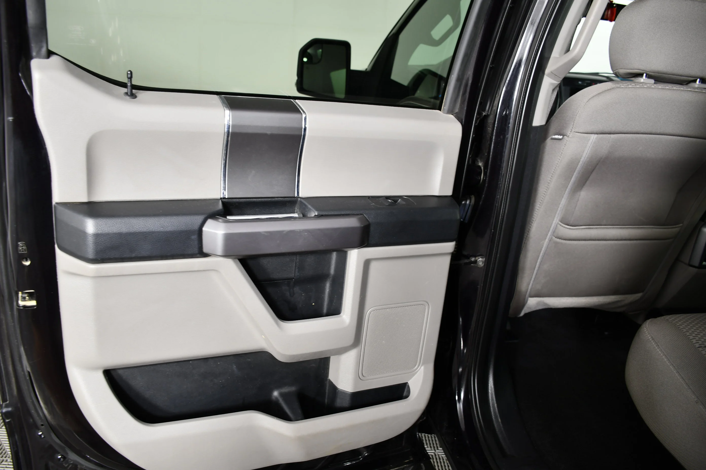 Used 2019 Black Metallic Ford XLT image 51