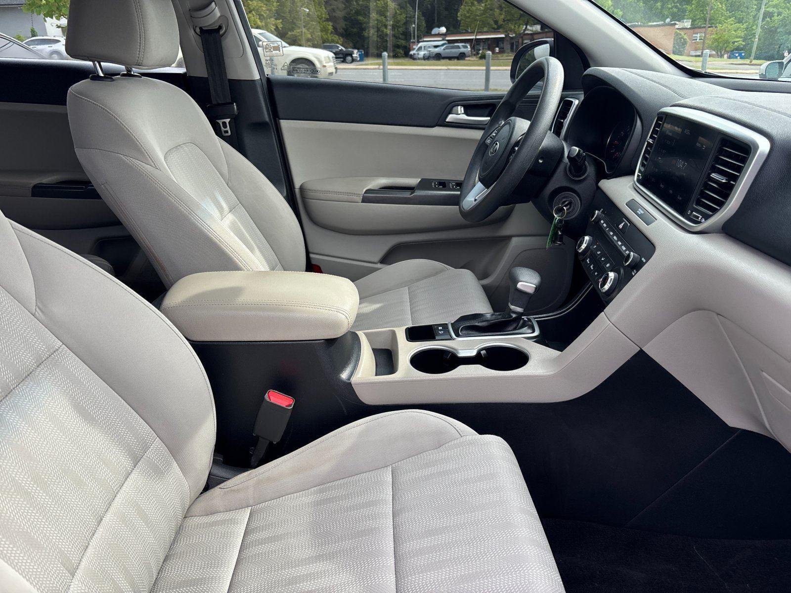 Used 2021 Sparkling Silver Kia LX image 39