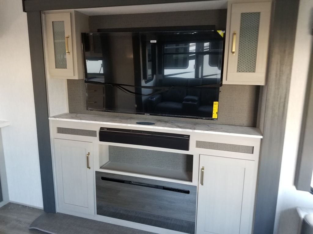 2024 Forest River Wildwood Laminated Towables photo 4