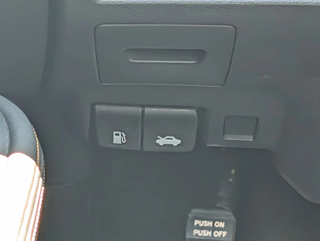 Used 2023 White Nissan Platinum image 20