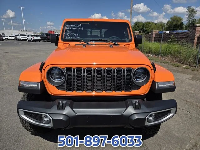 Used 2025 Orange Jeep High Tide image 2