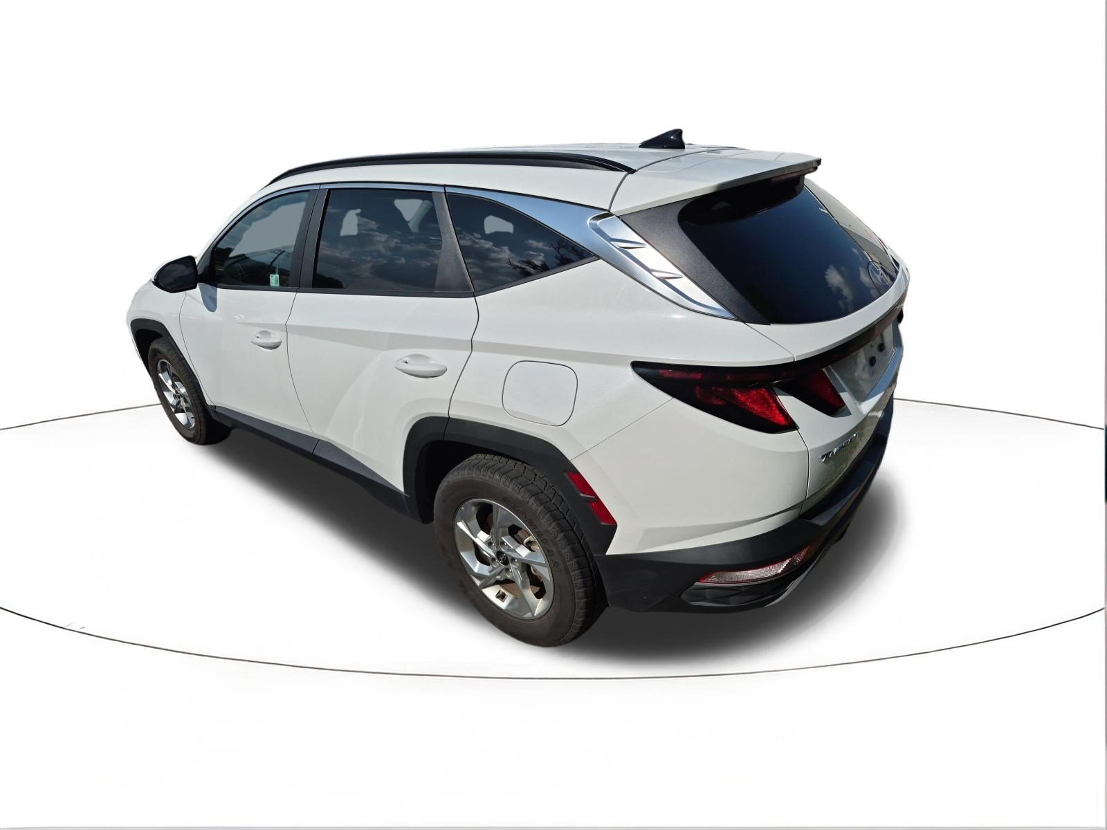 Used 2024 White Pearl Hyundai SEL image 3