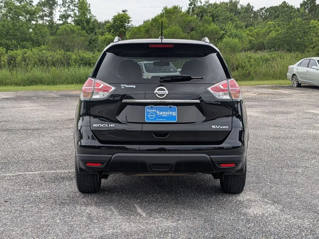 Used 2016 Black Nissan SV image 4