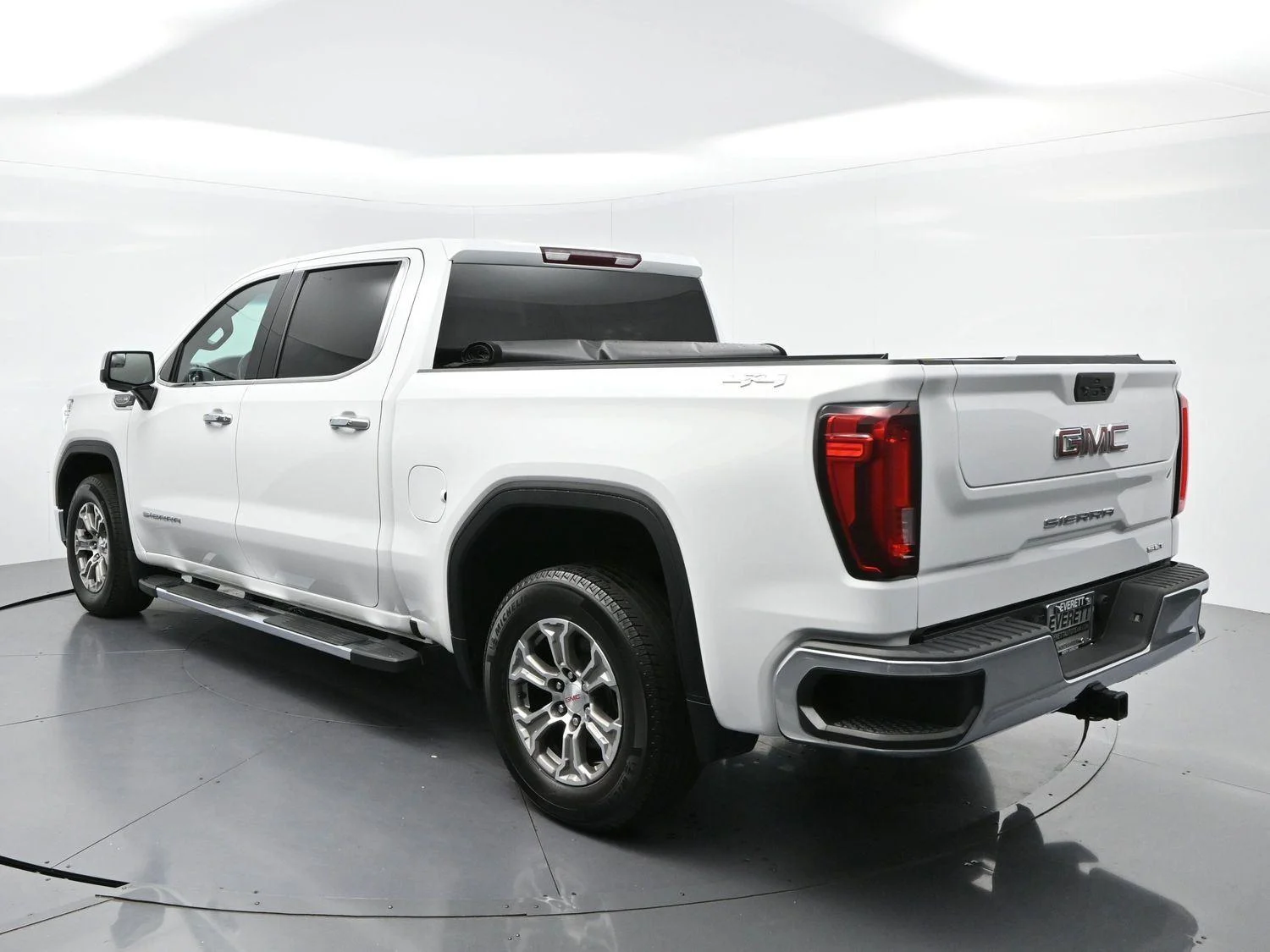 Used 2022 Summit White GMC SLT image 5