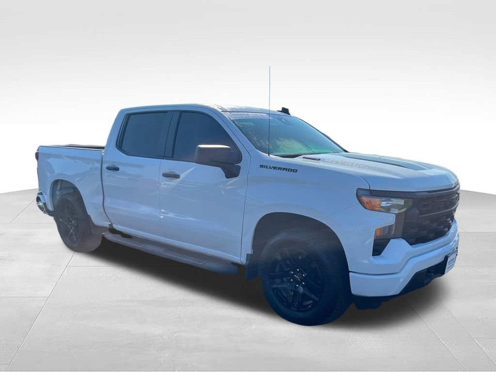 Used 2025 White Chevrolet Custom image 7