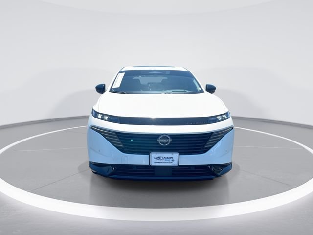 Used 2025 White Nissan Platinum image 3