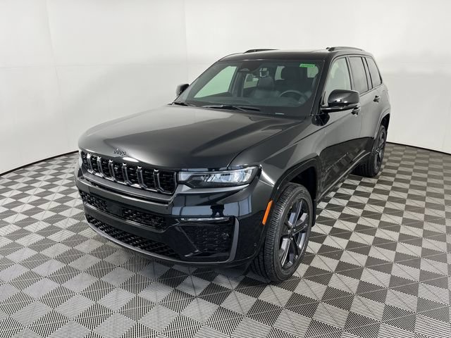 New 2027 High-Gloss Black Paint Jeep Limited Reserve image 2