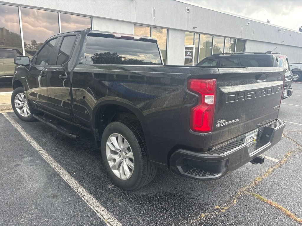 Used 2021 Black Chevrolet Custom image 11
