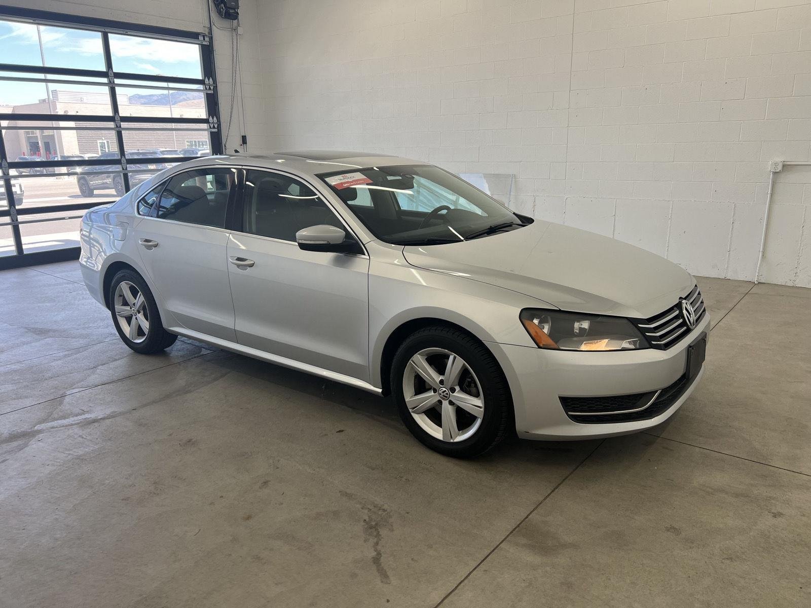Used 2013 Reflex Silver Metallic Volkswagen 2.5L SE image 5