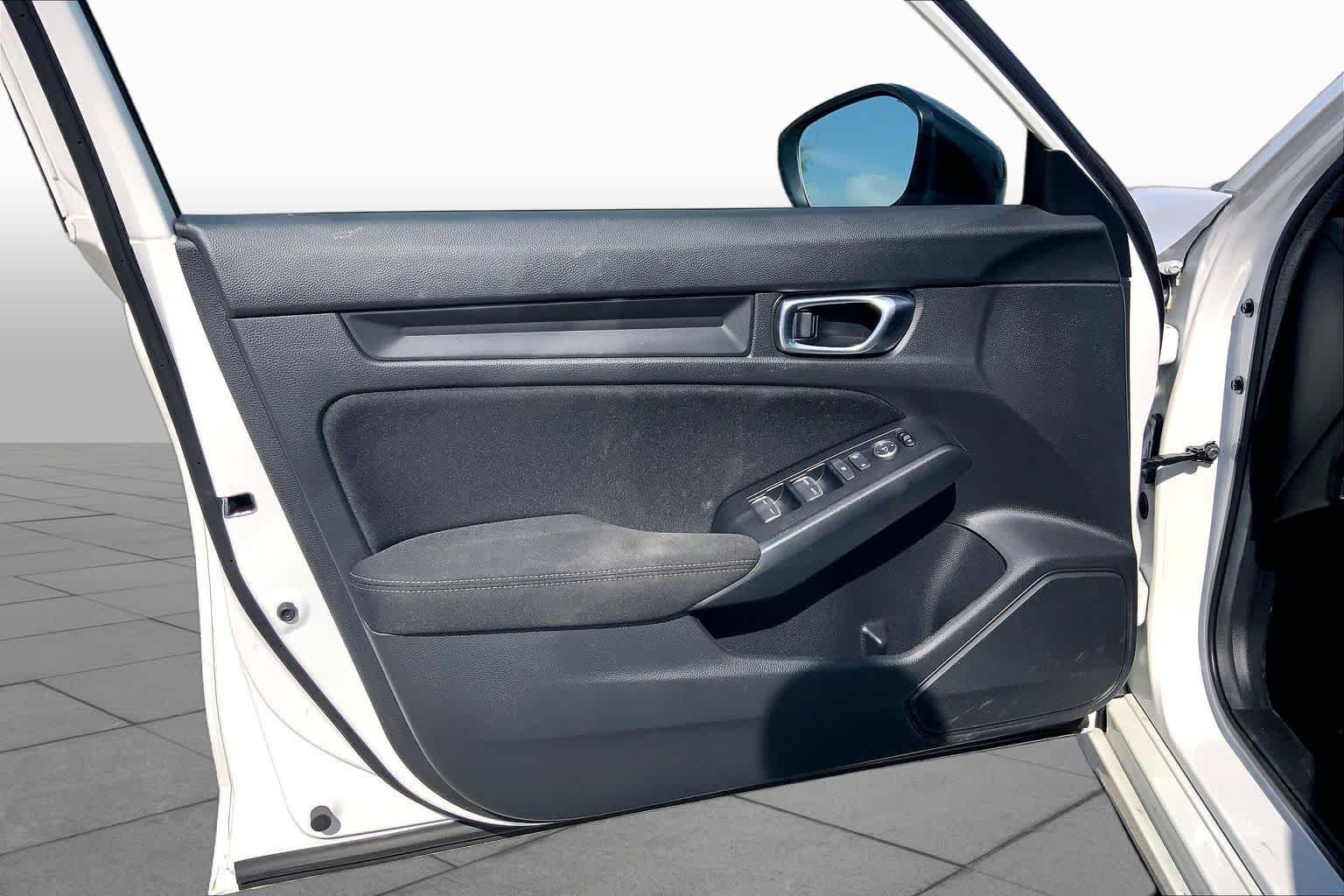 Used 2026 Platinum White Pearl Honda Sport image 21