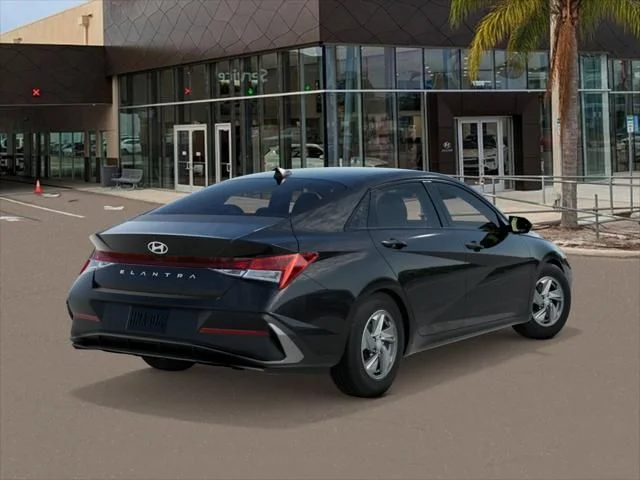 New 2026 Hyundai ELANTRA SE