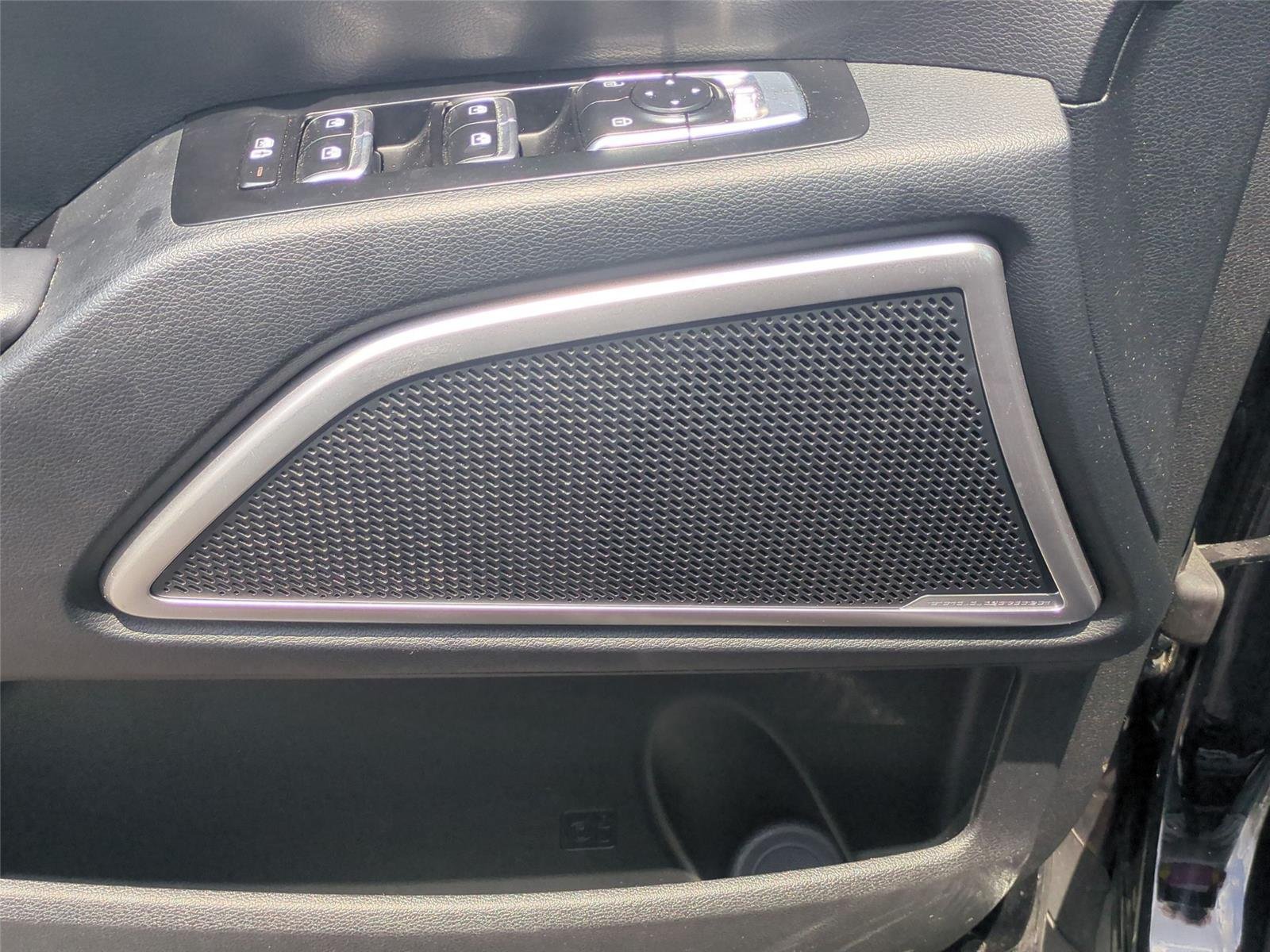 Used 2025 Ebony Black Kia S image 31