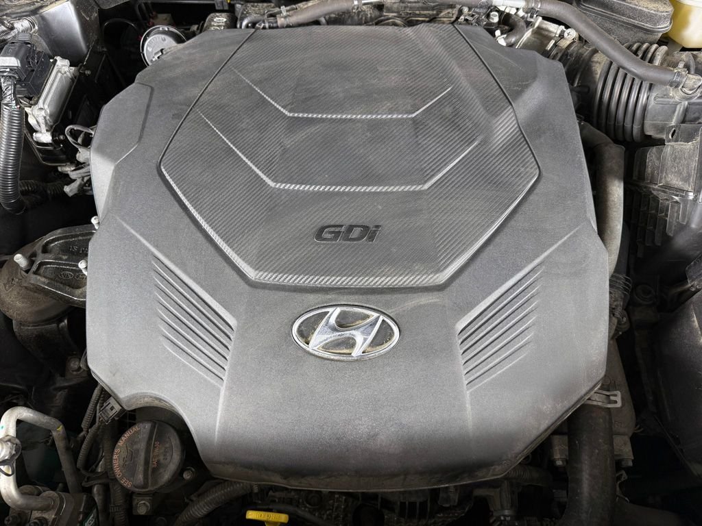 Used 2024 Black Hyundai SEL image 25