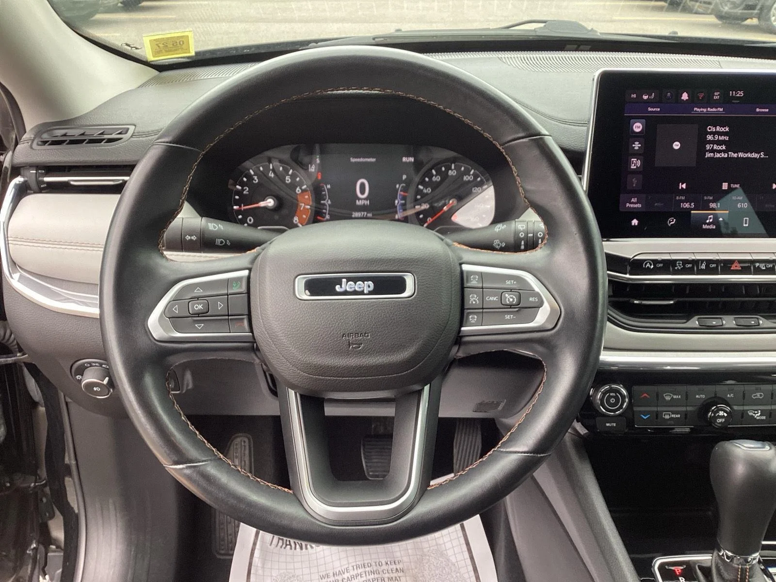 Used 2022 Diamond Black Crystal Pearlcoat Jeep Limited image 15
