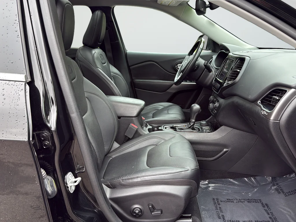 Used 2019 Black Jeep Overland image 22