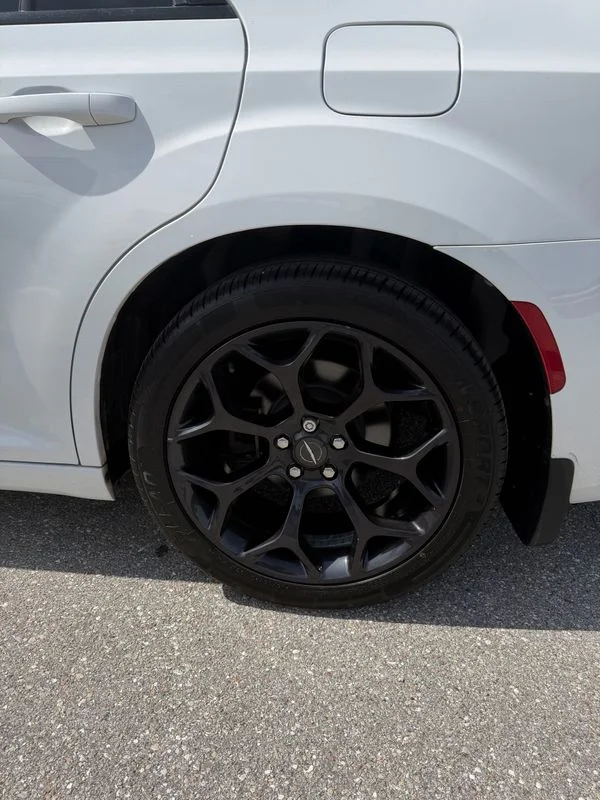 Used 2019  Chrysler Touring image 12