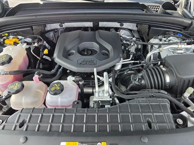 Used 2023 White Jeep Summit 4xe image 30