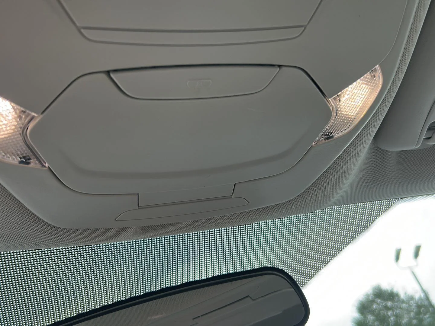 Used 2019 Lightning Blue Ford SE image 19