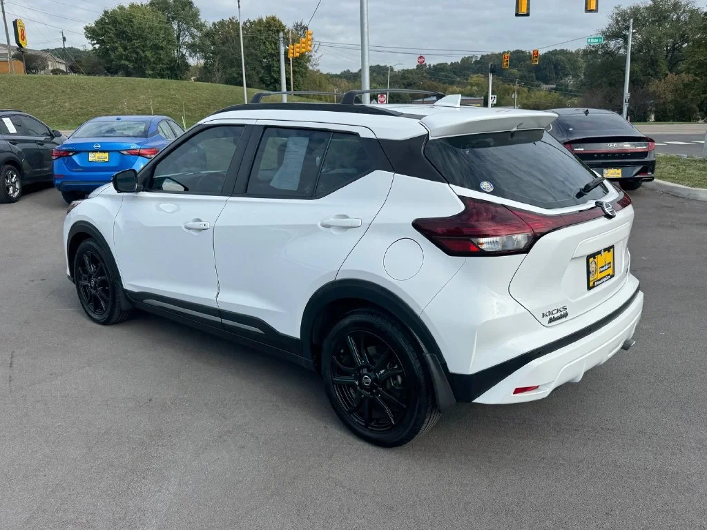 Used 2021 White Nissan SR image 4