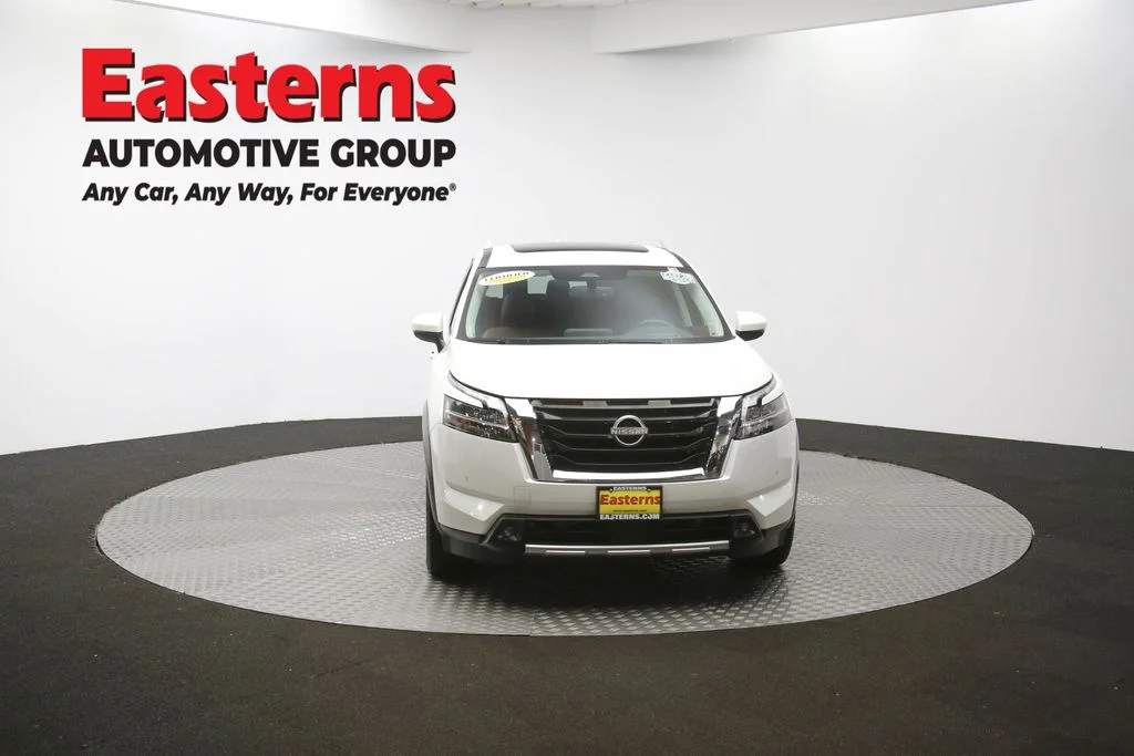 Used 2022 White Nissan Platinum image 56