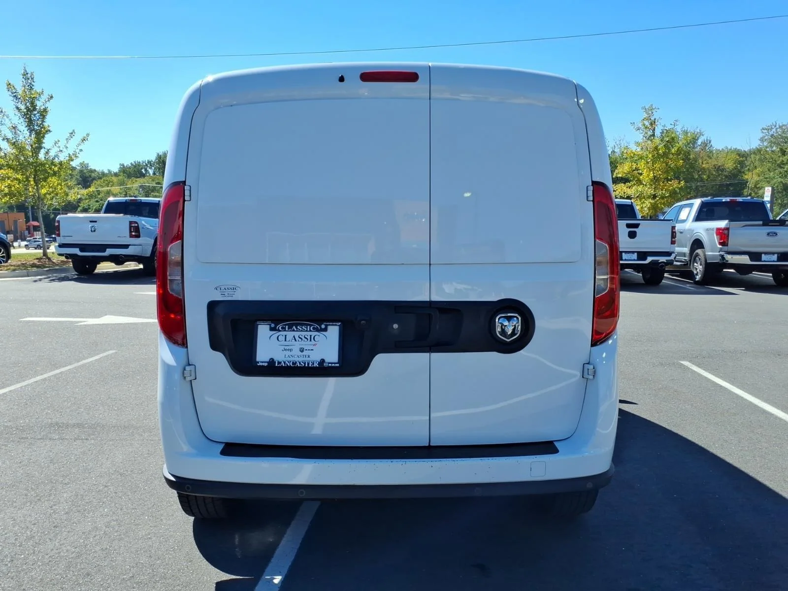 Used 2022 Bright White Ram Tradesman image 14