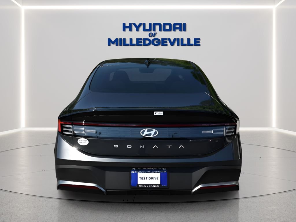 Used 2025 Portofino Gray Hyundai SE image 3