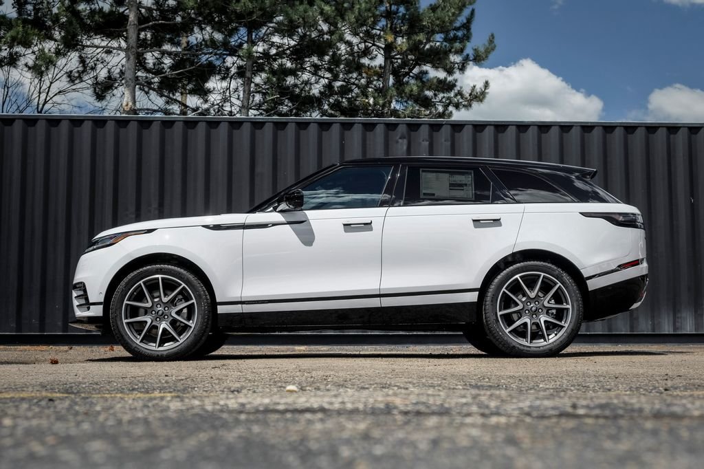 New 2026 Fuji White Land Rover P250 Base image 3