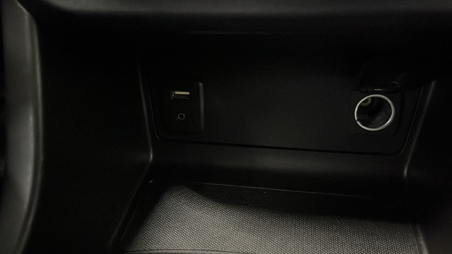 Used 2015 Black Chevrolet Z71 image 28
