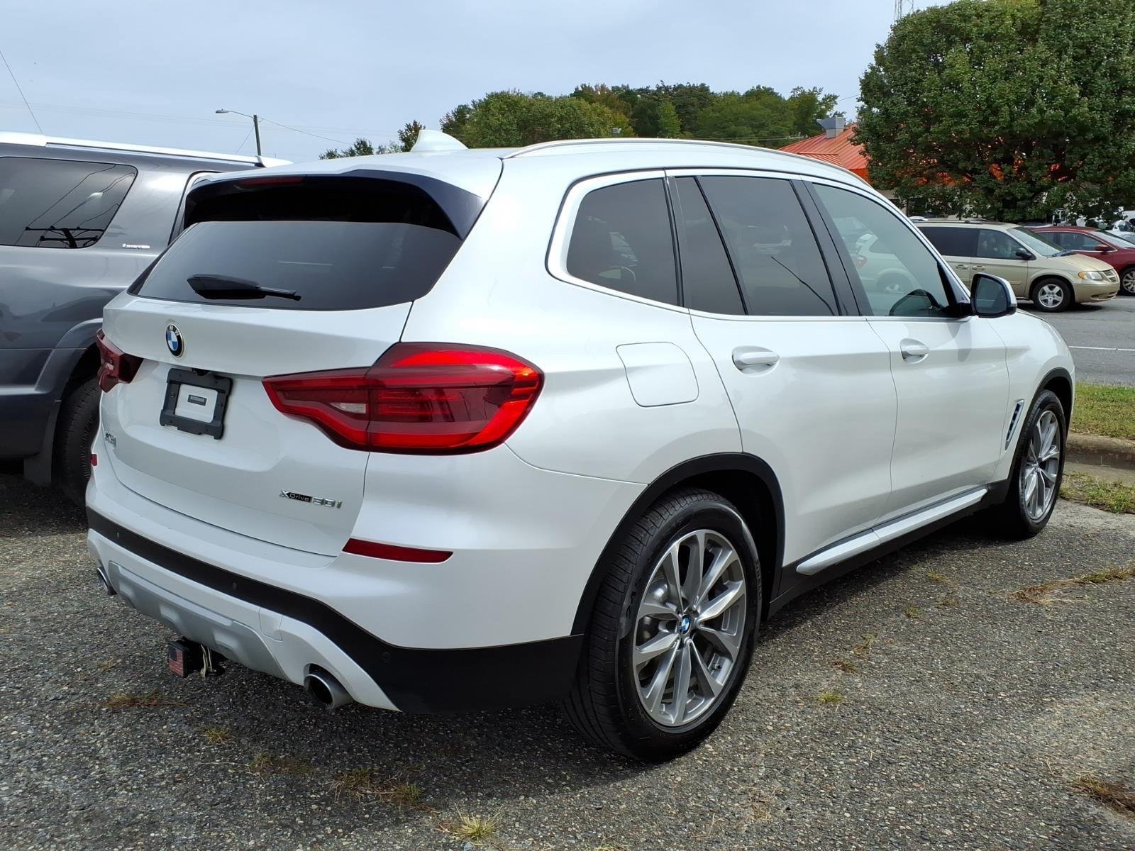 Used 2019  BMW xDrive30i image 6