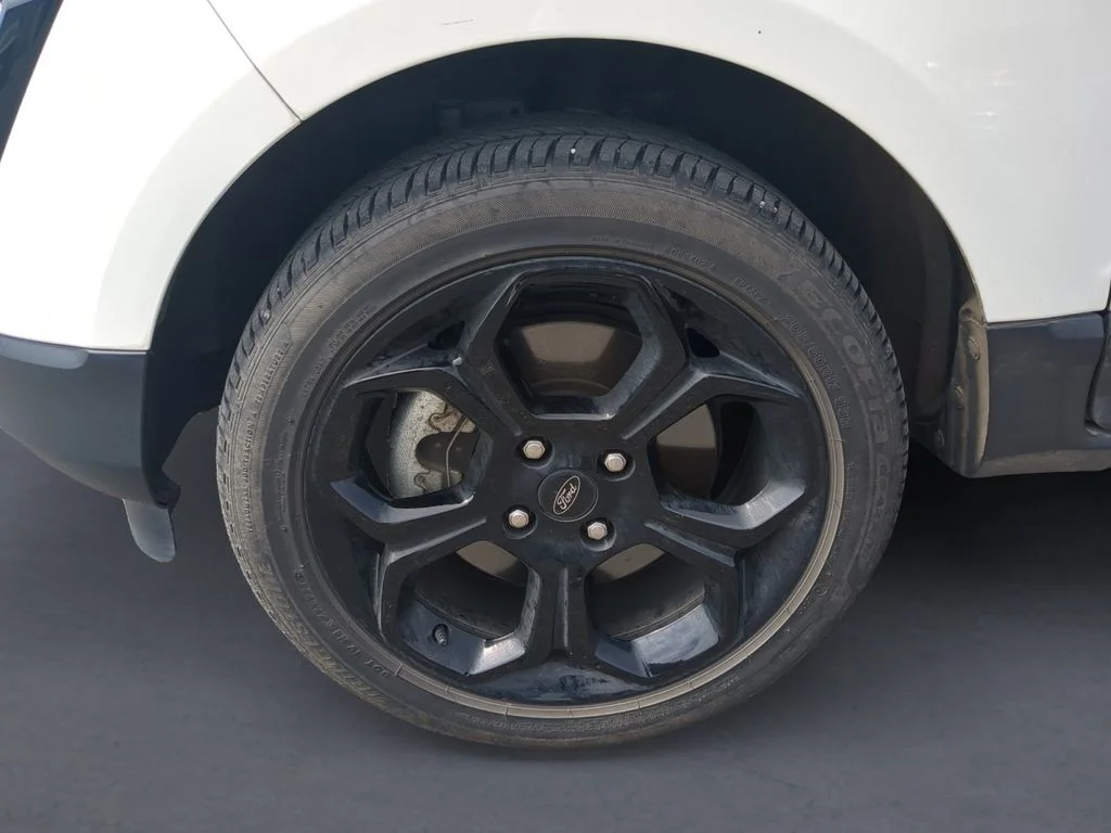 Used 2021 White Ford SES image 11