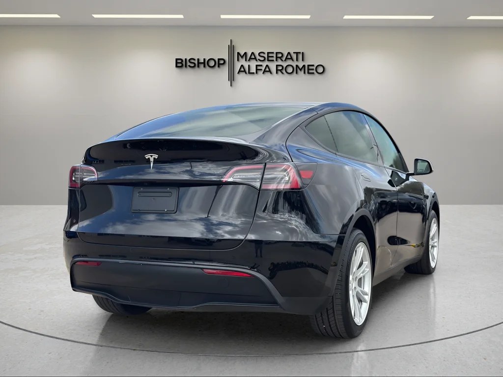 Used 2023 Black Tesla Standard Range image 5