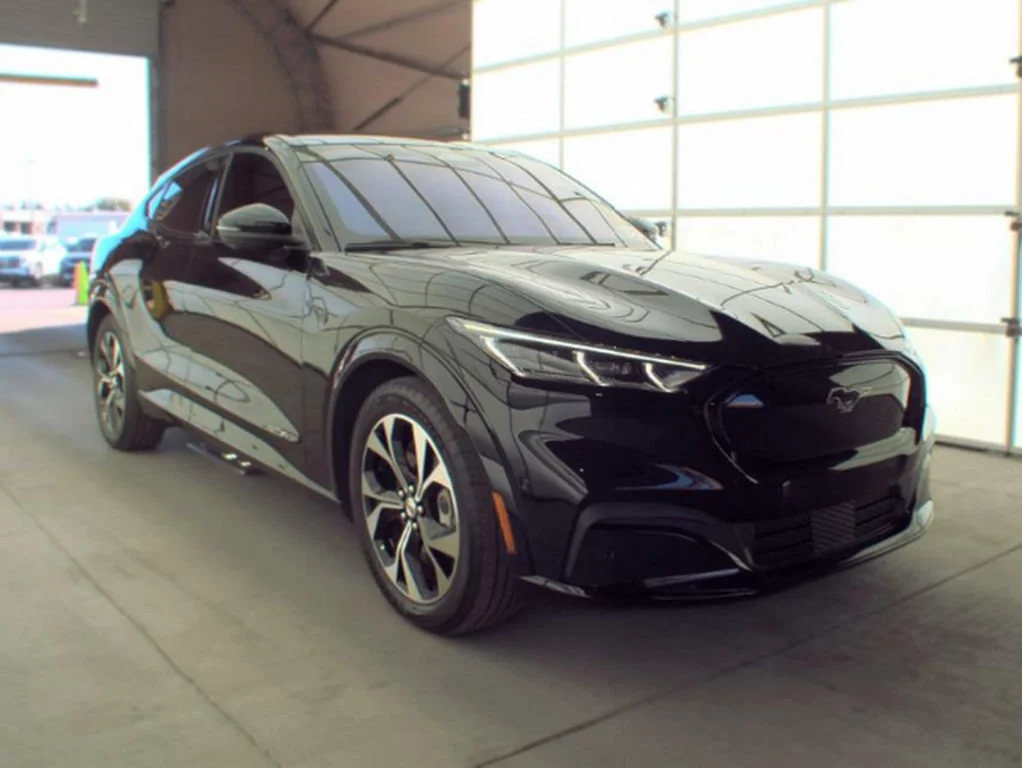 Used 2023 Black Ford Premium image 4