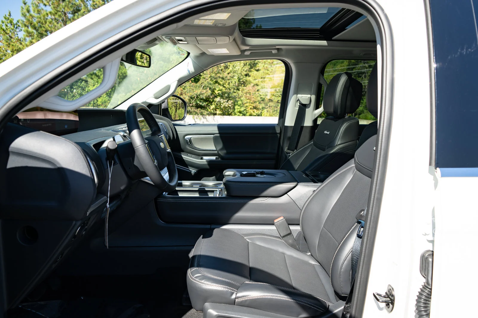 Used 2027 White Ford Platinum image 25