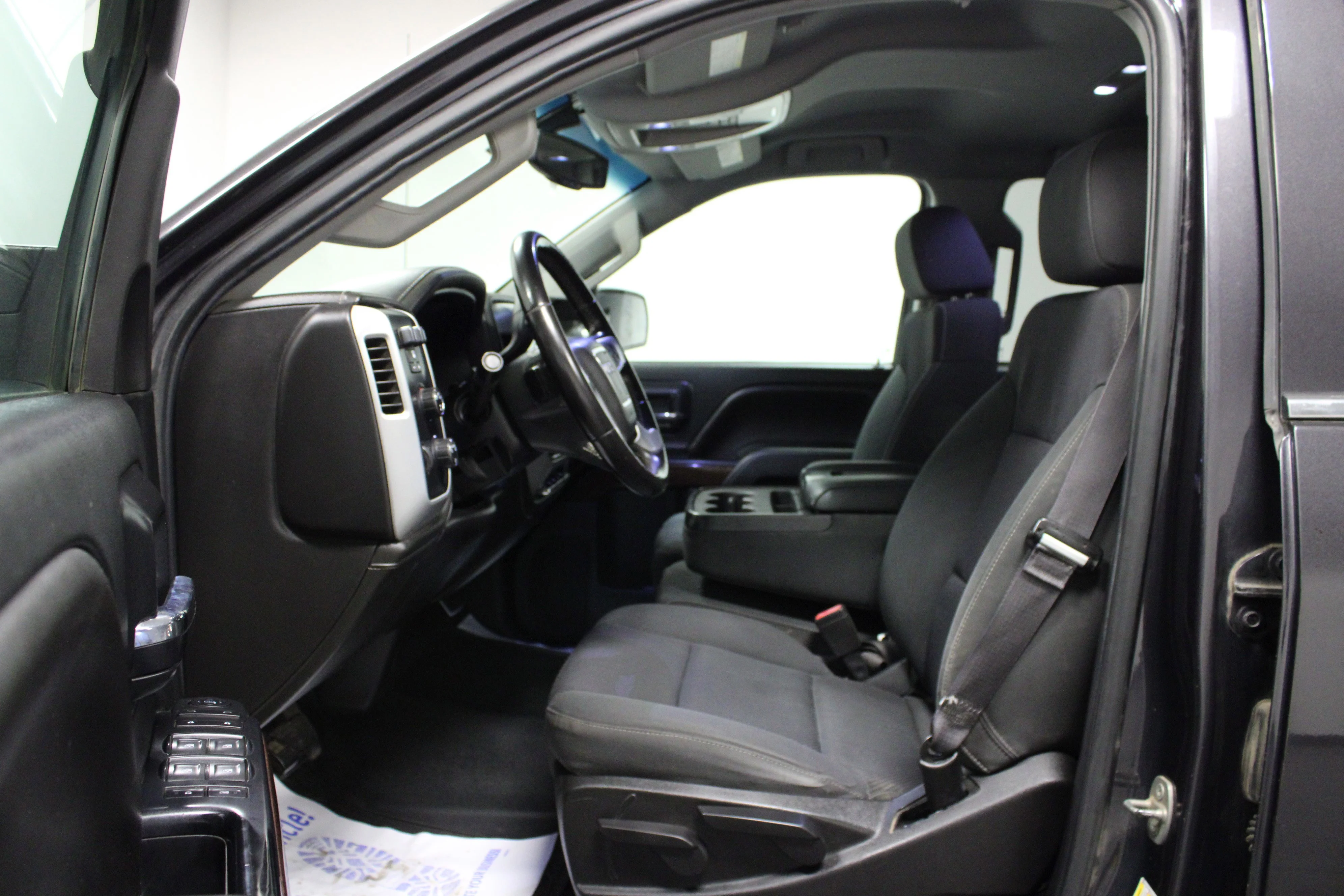 Used 2015 Iridium Metallic GMC SLE image 12