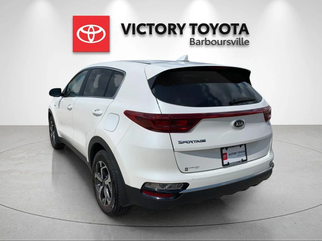 Used 2022 White Kia LX image 3