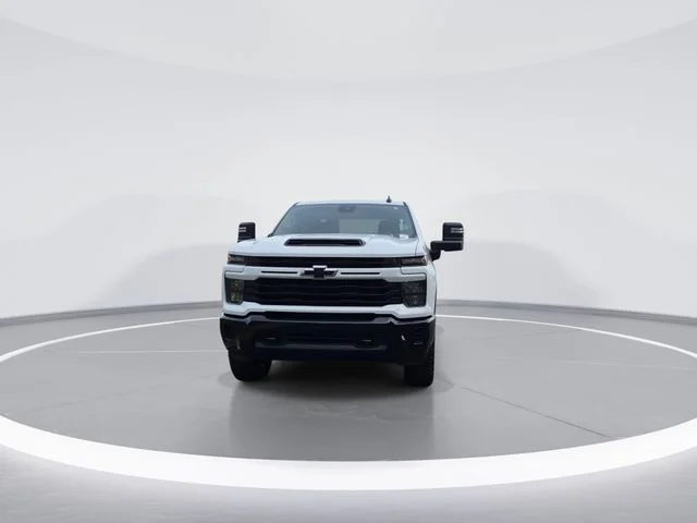 Used 2024 White Chevrolet Custom image 3