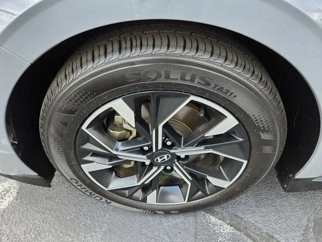 Used 2025 Blue Hyundai SEL image 23