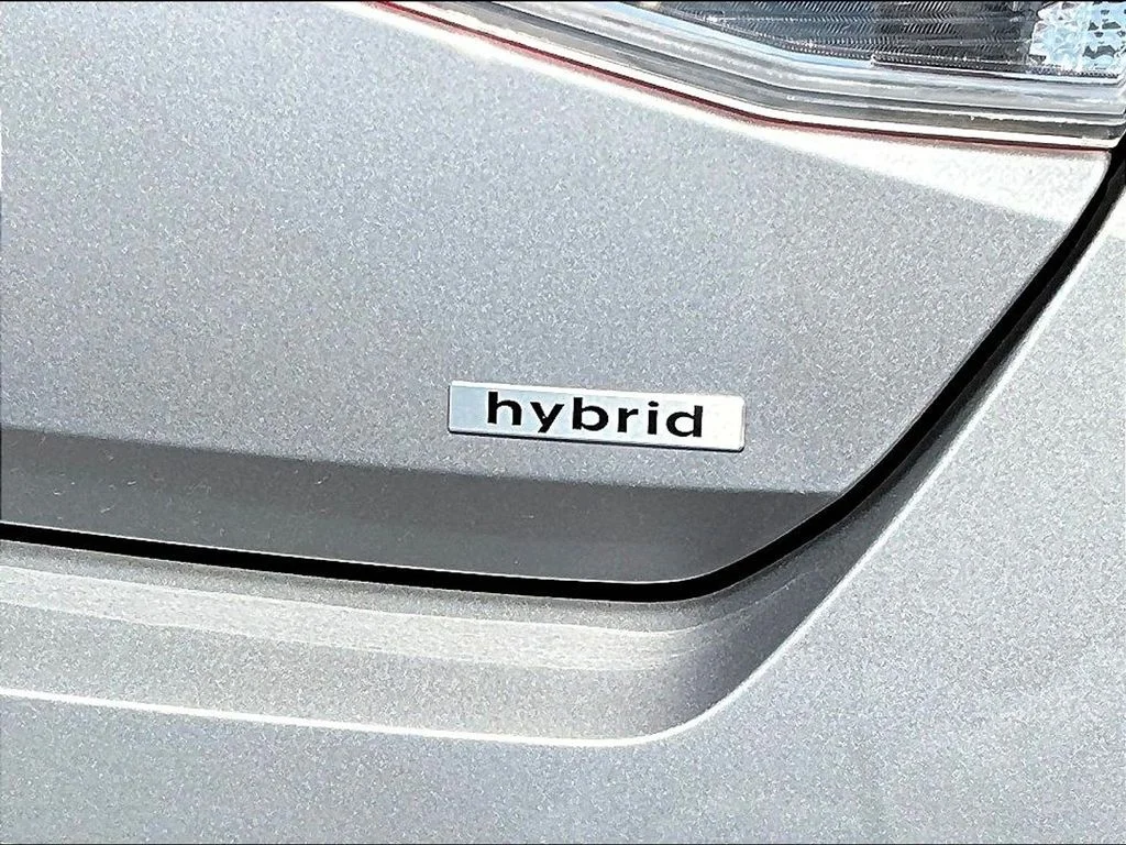 New 2026 Silver Hyundai SEL Sport image 8