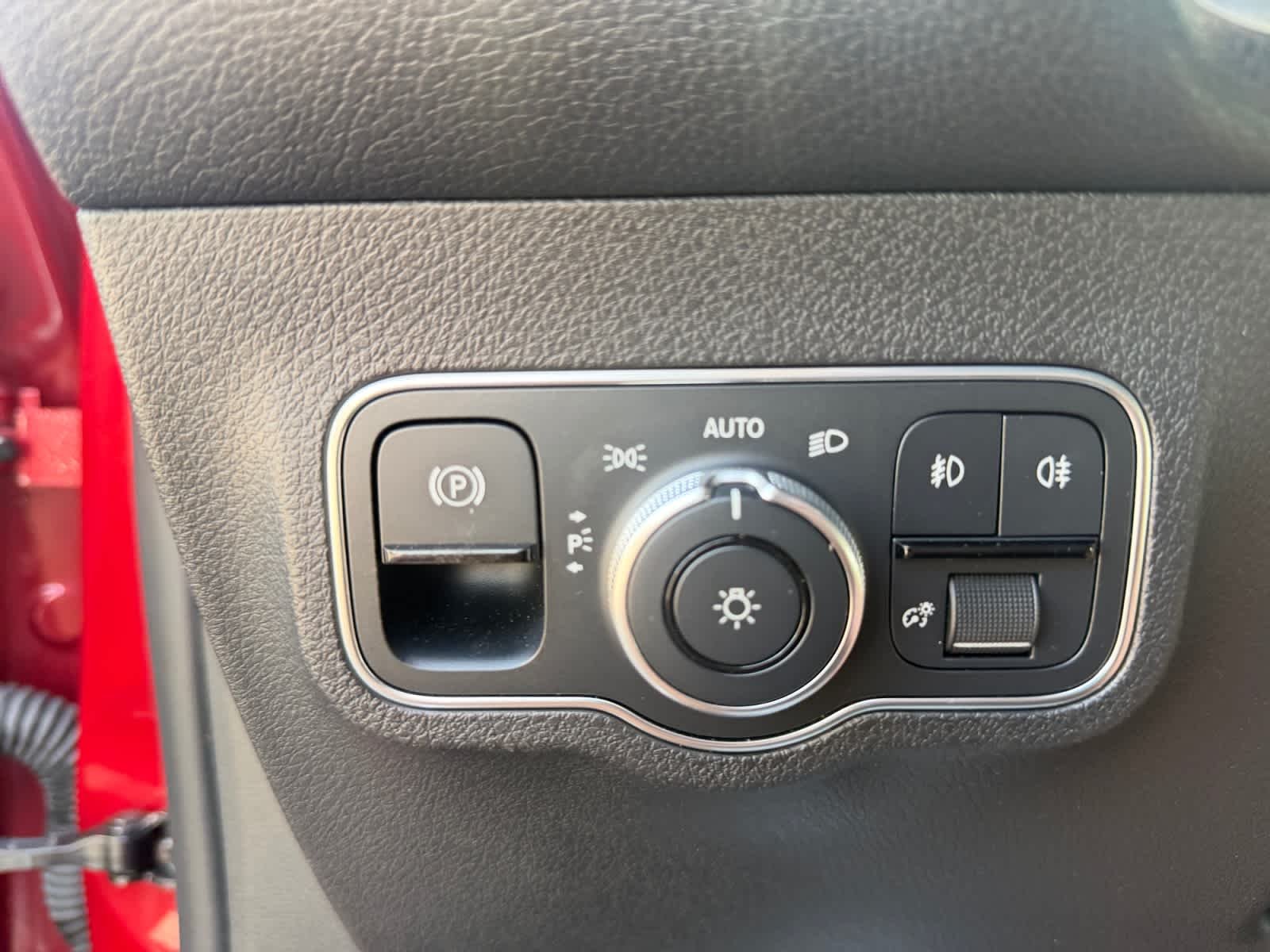 Used 2022 MANUFAKTUR Patagonia Red Metallic Mercedes-Benz GLB 250 image 30