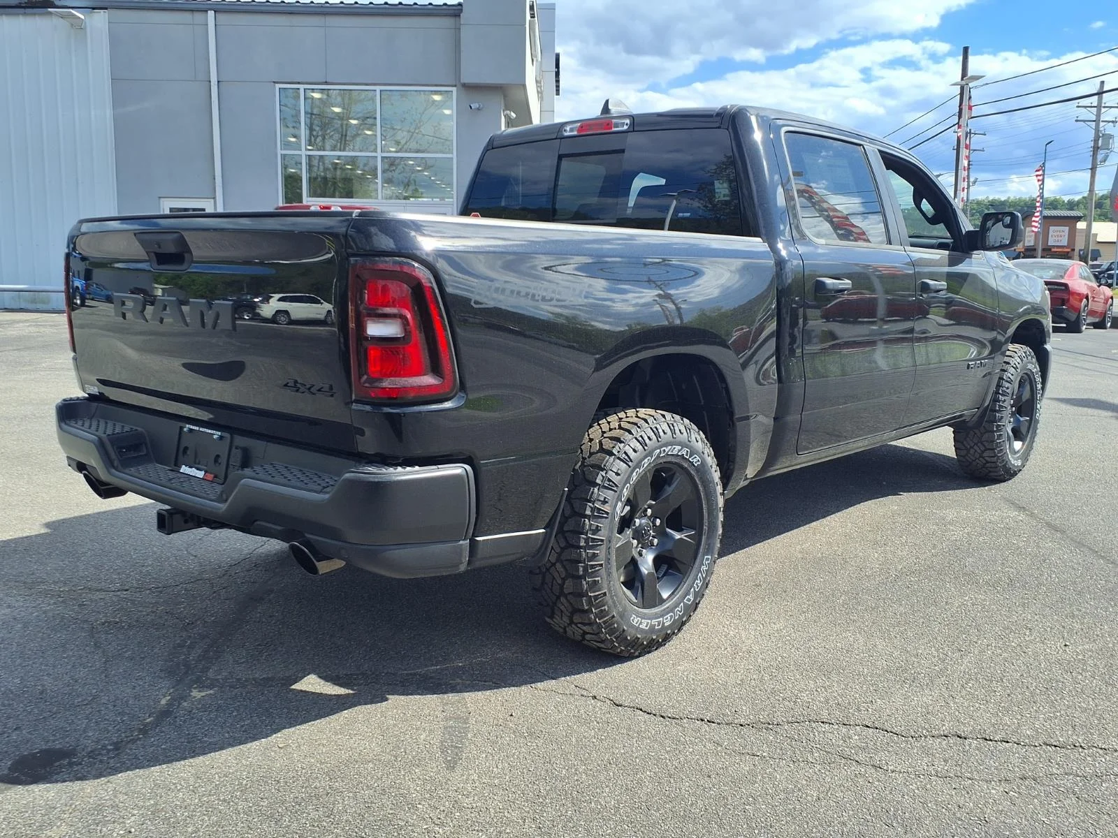 New 2026 Diamond Black Crystal Pearl-Coat Exterior Paint RAM Warlock image 2