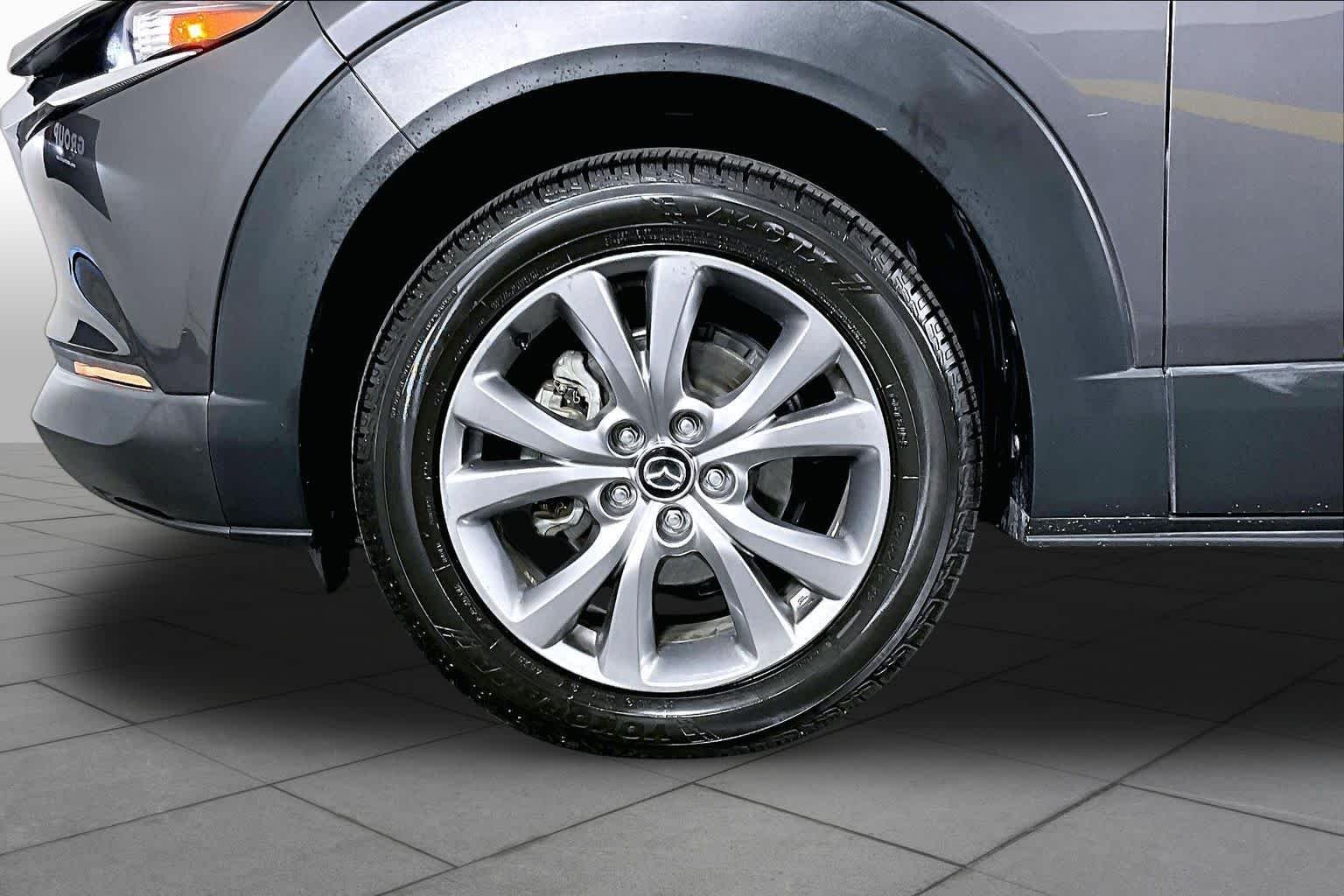 Used 2021 Machine Gray Metallic Mazda Preferred image 10