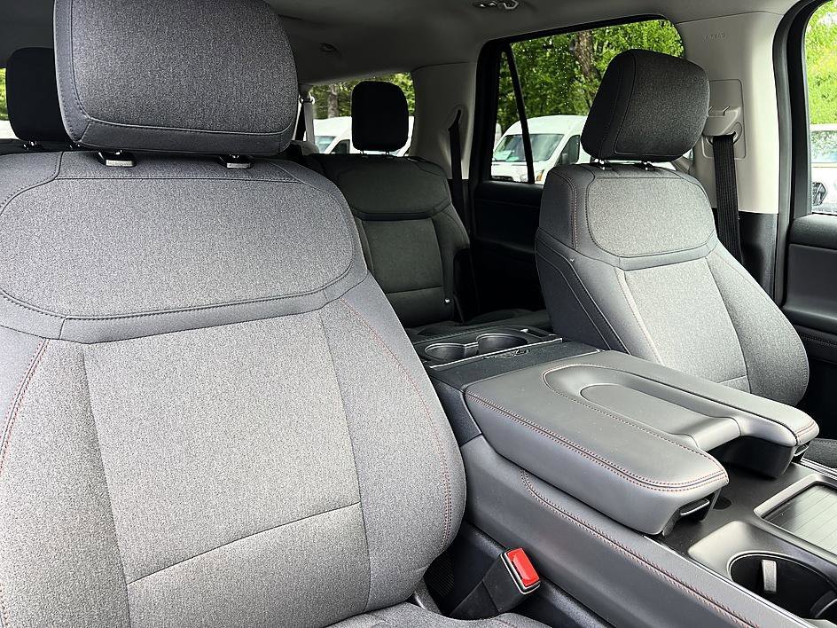 Used 2025 Oxford White Ford Active image 21