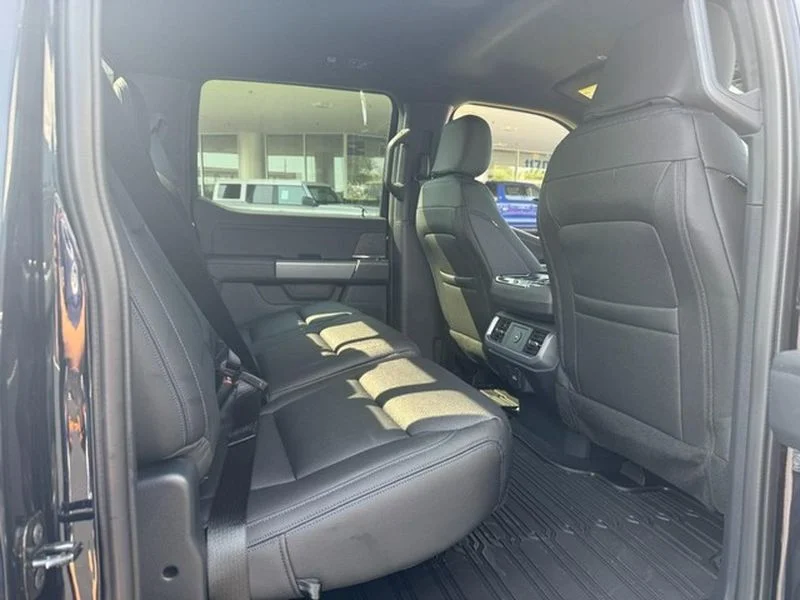 New 2026 Antimatter Blue Metallic Ford XLT image 4