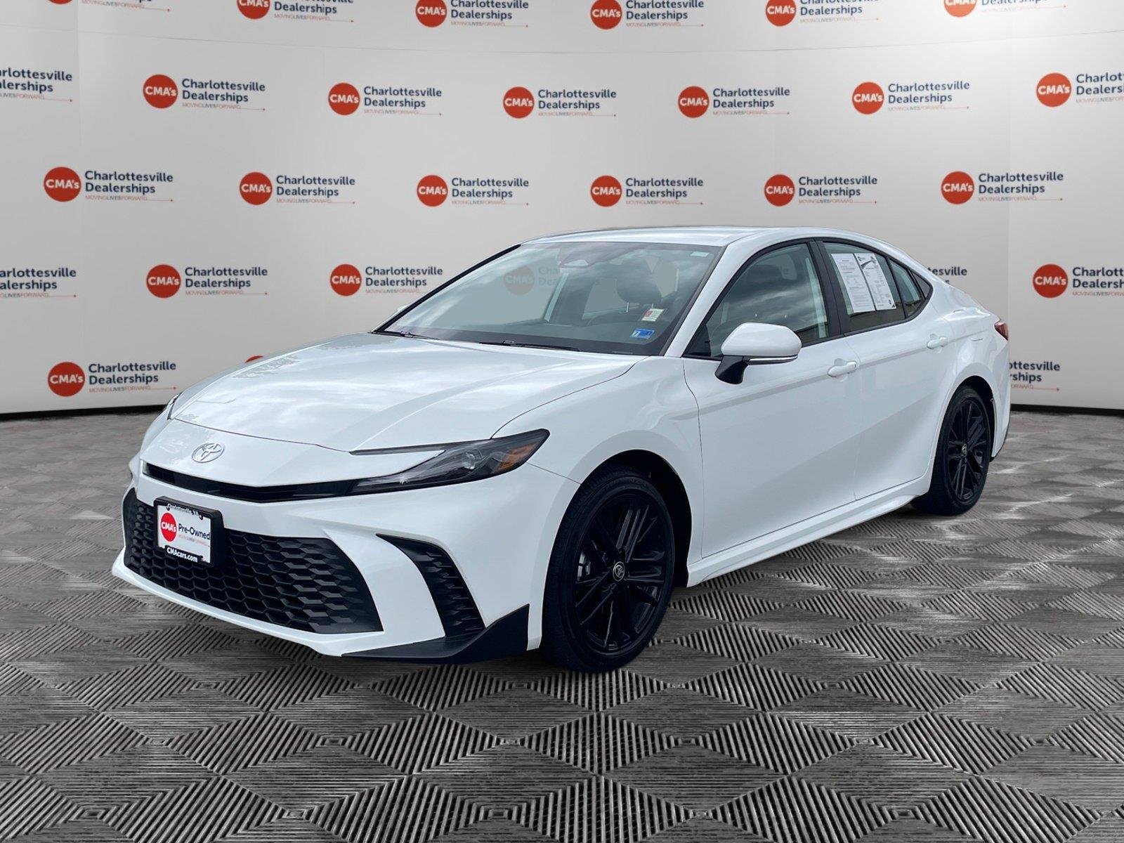 Used 2026 Ice Cap Toyota SE image 1