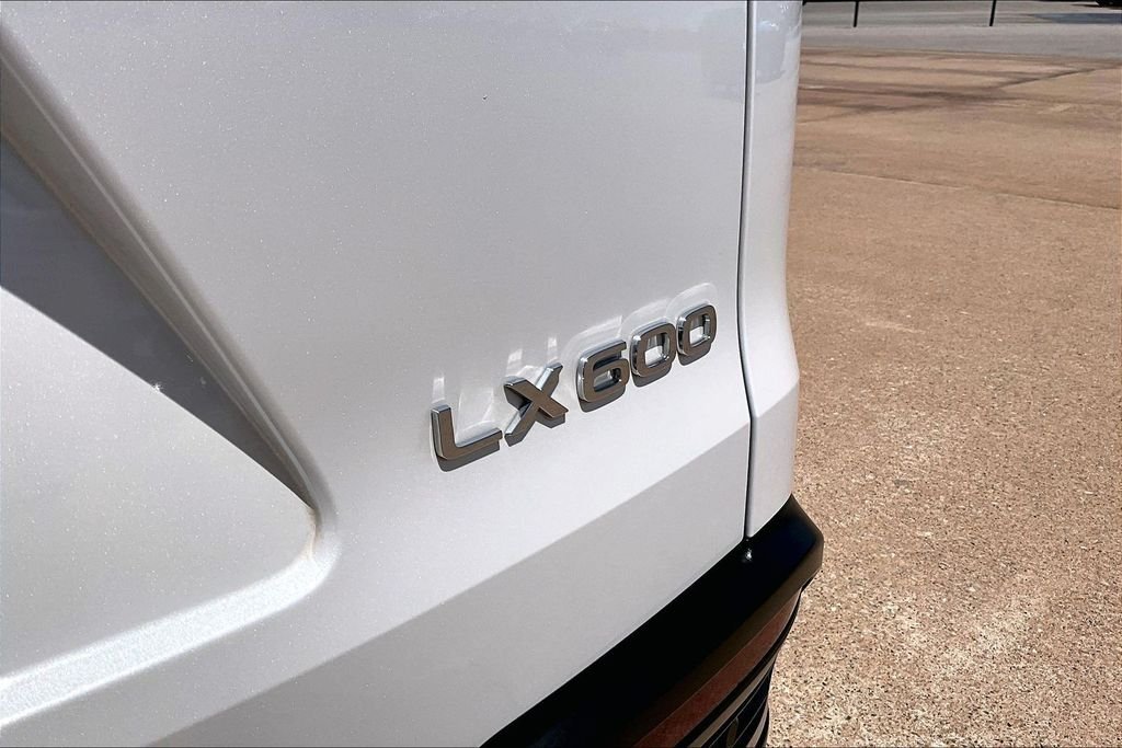 Used 2024 White Lexus 600 Luxury image 31