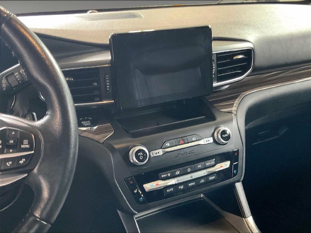 Used 2020 White Ford Limited image 19