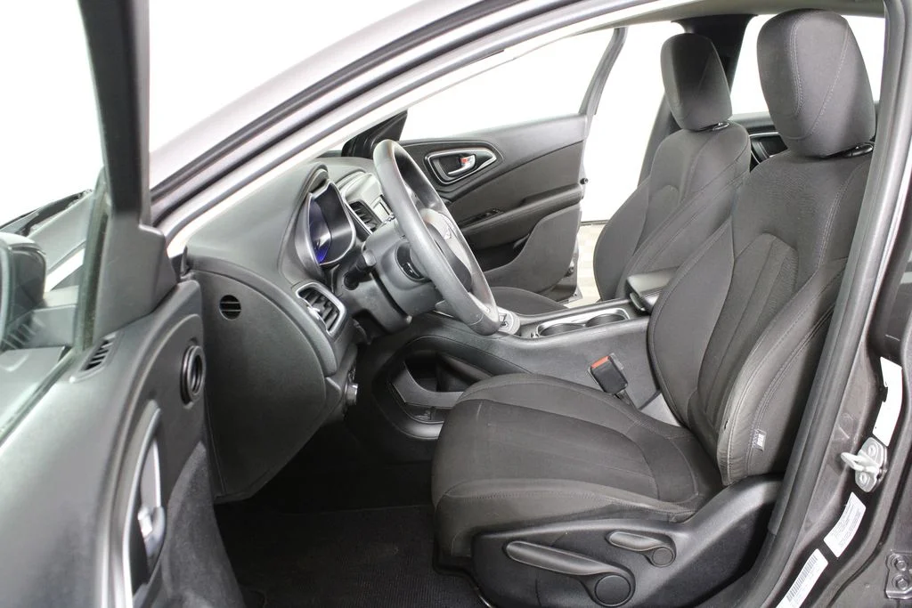 Used 2016 Gray Chrysler Limited image 21