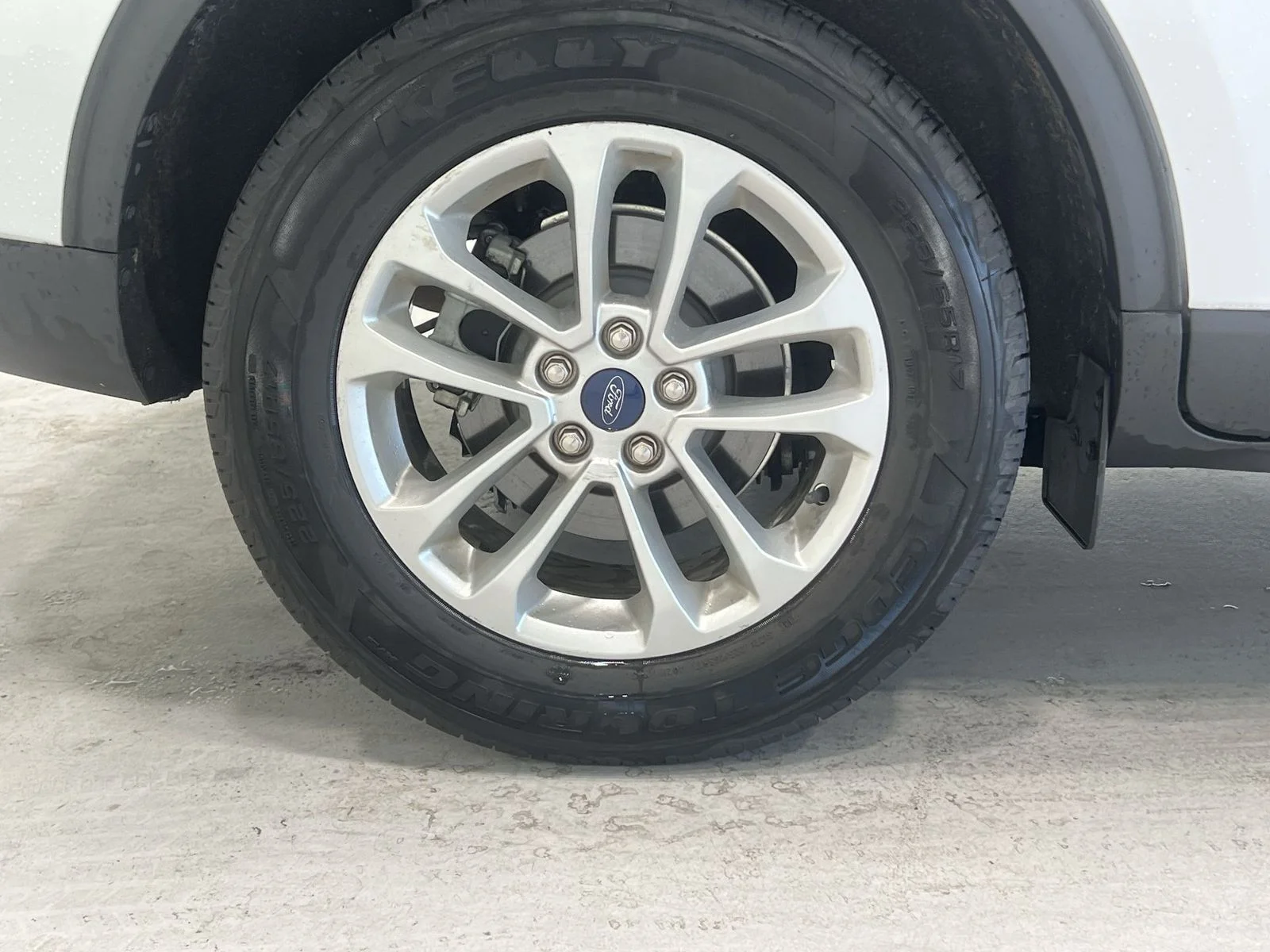 Used 2022 White Ford SE image 10